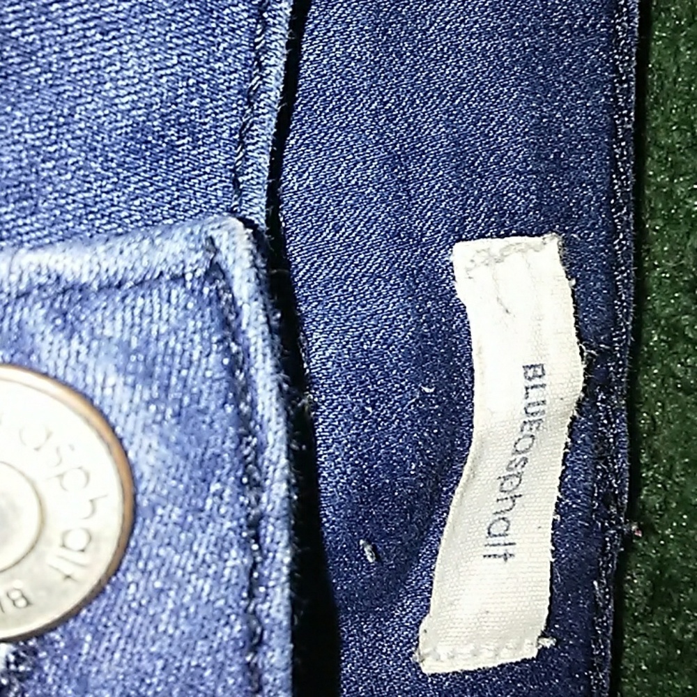 Jeans - Picture 2 of 4